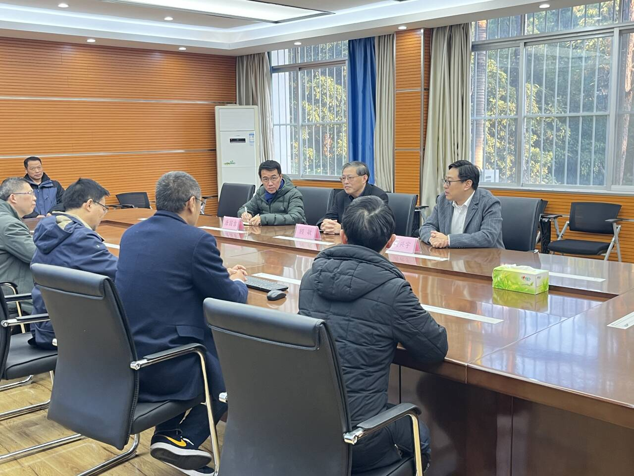 【学术交流】顾敏院士到我校数学与物理学院开展学术交流座谈会-广西民族大学数学科学学院